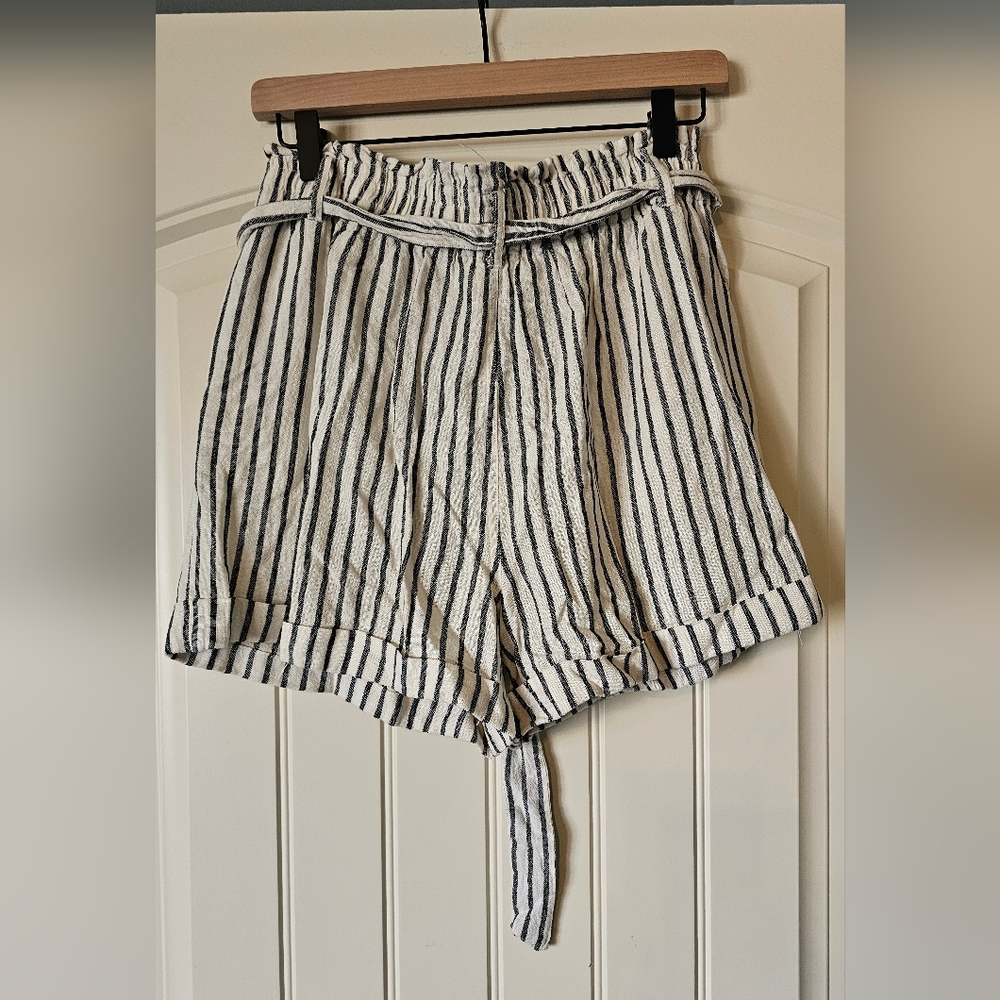 Thread & Supply Striped Paperbag Waist Shorts, Size M - Picture 3 of 3